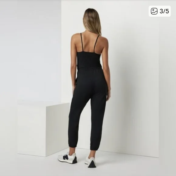 Vuori Lux Jogger Jumpsuit Black Size Medium - Picture 2 of 7